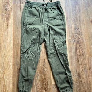 Gap women’s Olive Green Jogger Pants